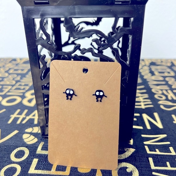 Halloween Stud Earrings - Picture 1 of 3